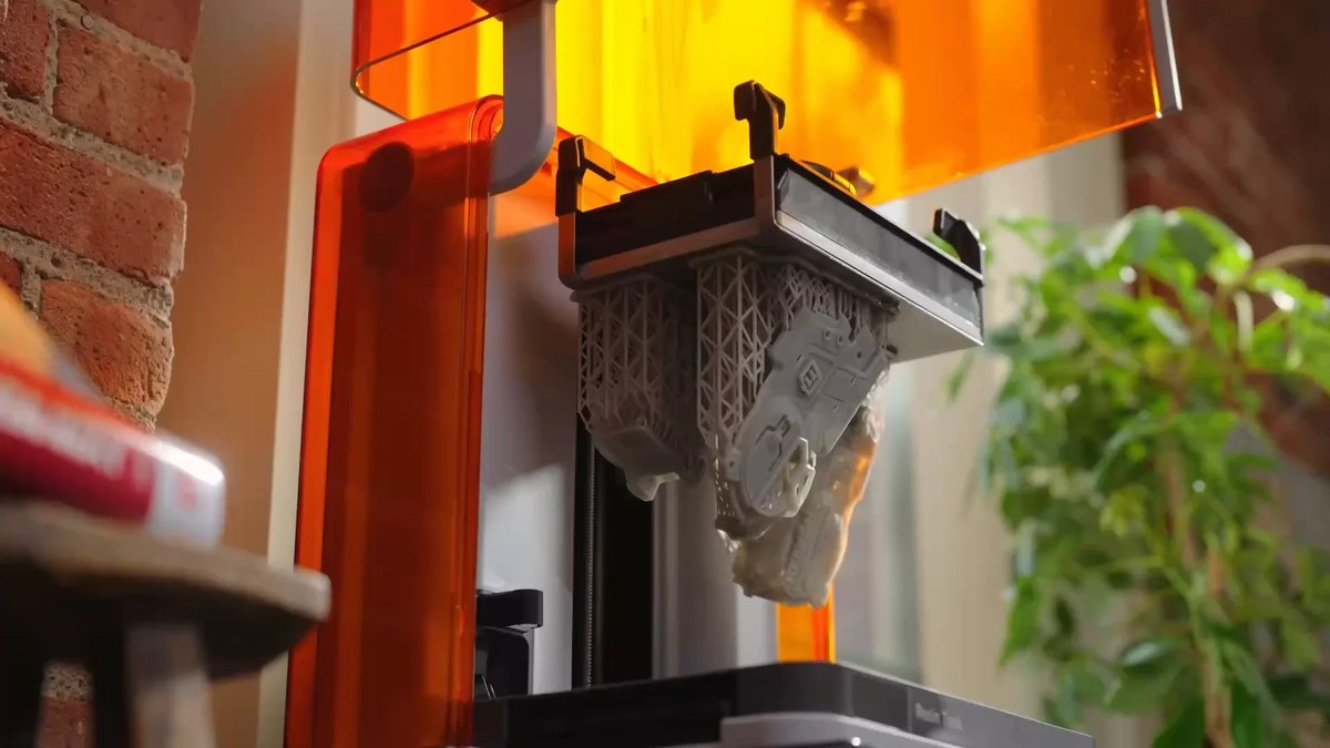 Removing a print from the Formlabs Form Studio 1 Build Platform Flex