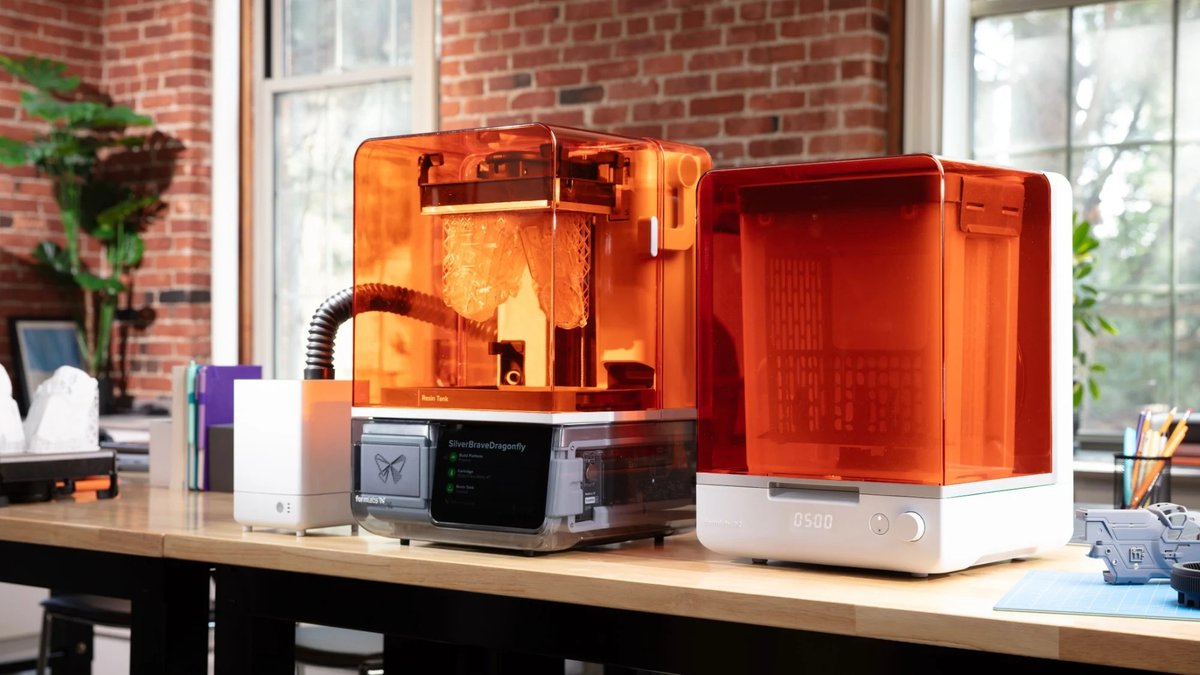 Formlabs Form Studio 1 and Form Studio Wash+Cure in a shared office